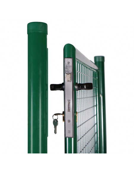 Detalle cerradura puerta de valla de rejilla. Nice Gate Verde. 1m.